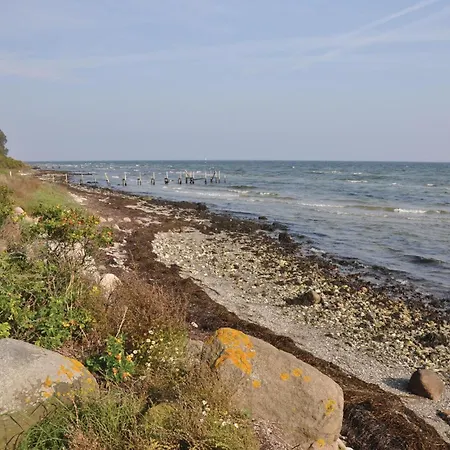 Four-bedroom In Hébergement de vacances Hesselager
