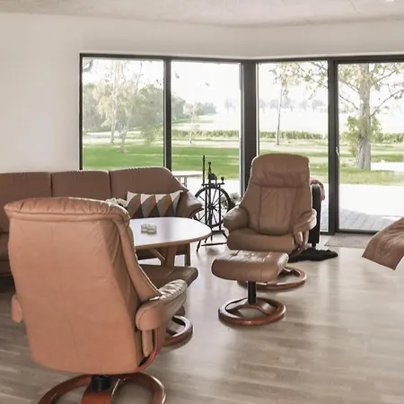 Дом отдыха Four-bedroom In *