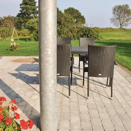 Four-bedroom In Hébergement de vacances Hesselager